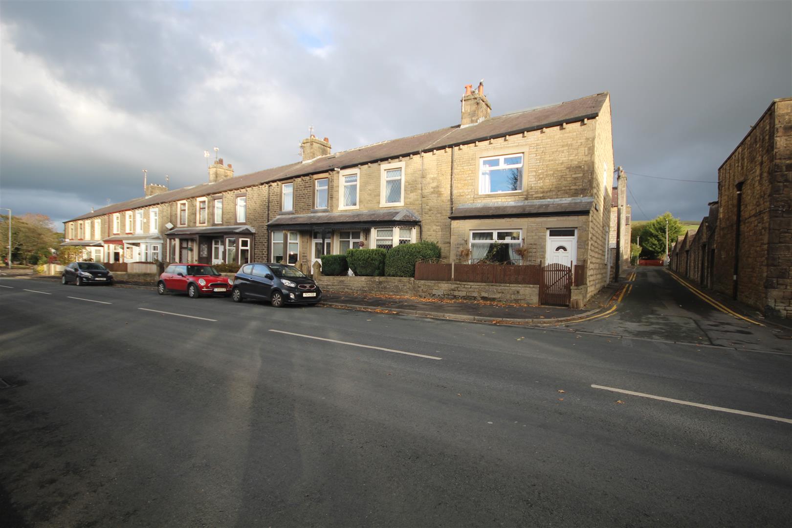 3 bedroom end terrace house For Sale in Sough, Barnoldswick - IMG_9958.jpg